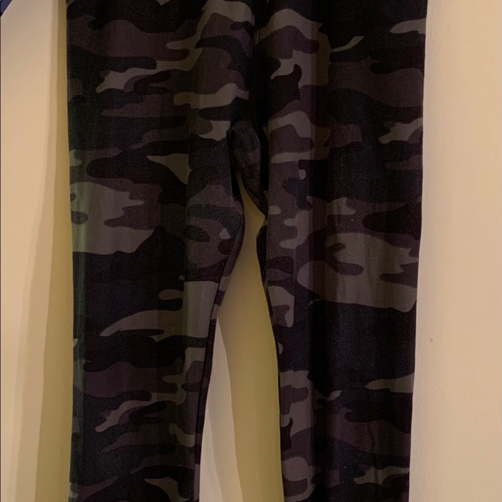 Soft camo leggings